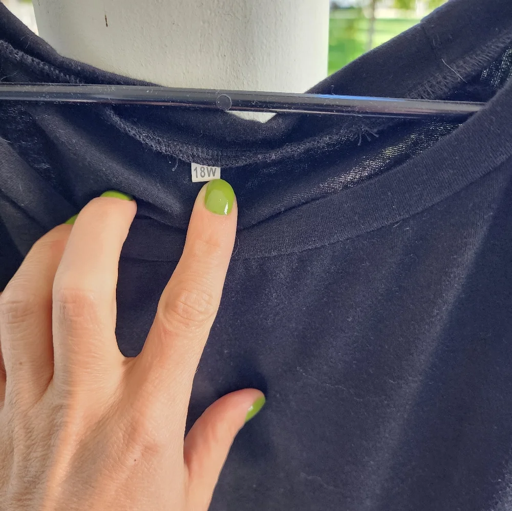 Long-sleeved T-Shirt w/ 3 accent buttons on left shoulder - Picture 2 of 3